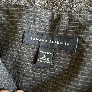 Woman’s gray small pinstripe knee length pencil skirt